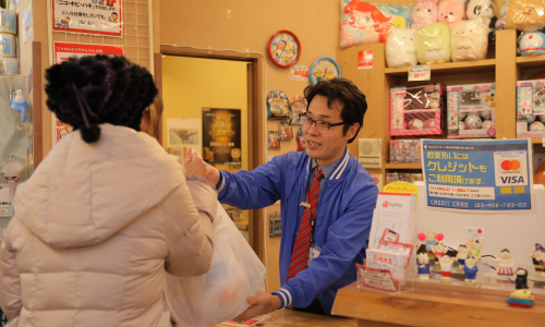店頭レジの様子